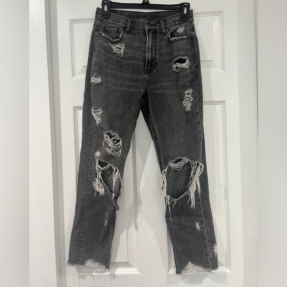Womens American Eagle Ripped & Distressed Gray Mom Jeans Size 0 Short